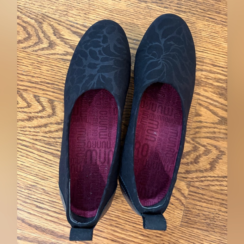 Munro Black Floral Women's Flats